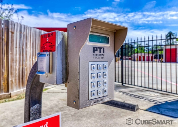 Facility photo: //images.sparefoot.com/medium/1527566901f79687f1e.jpg