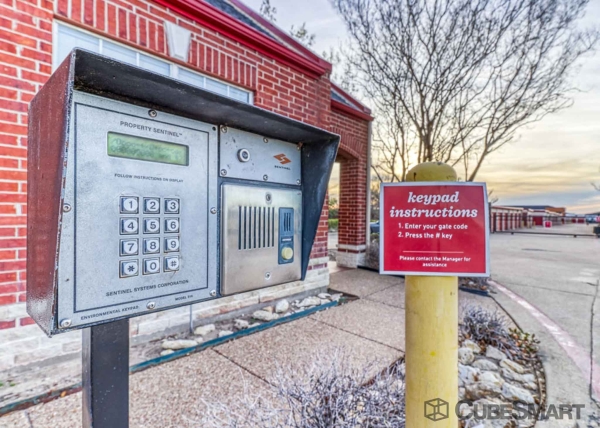 Facility photo: //images.sparefoot.com/medium/1570546901f2d6241d2.jpg