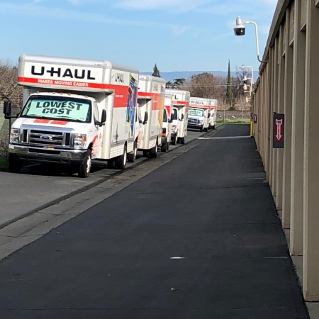 Facility photo: //images.sparefoot.com/medium/1998085d30e11b4ecb8.jpg