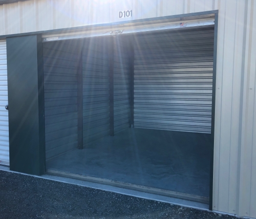 Facility photo: //images.sparefoot.com/medium/200015601192210864e.jpg