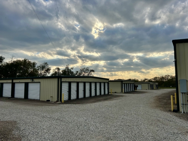 Facility photo: //images.sparefoot.com/medium/2000156900dc70c3006.jpg