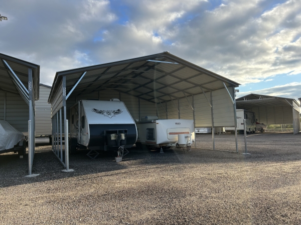 Facility photo: //images.sparefoot.com/medium/2000156900dcda25070.jpg