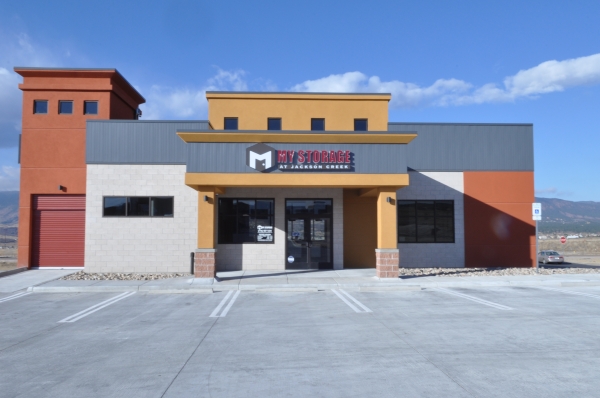 Facility photo: //images.sparefoot.com/medium/2016185cdc56338407f.jpg
