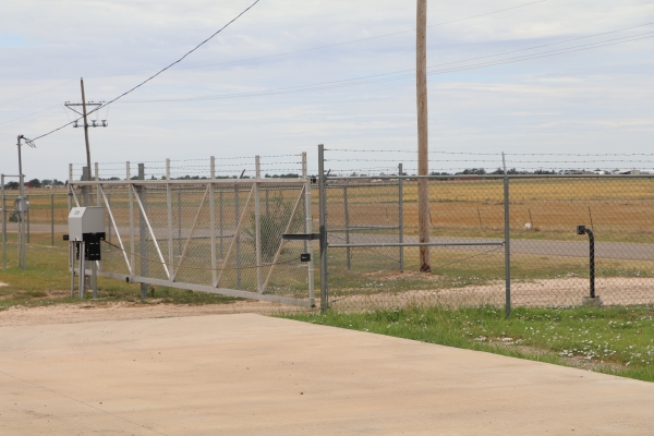 Facility photo: //images.sparefoot.com/medium/2061835b489bd37f39f.jpg