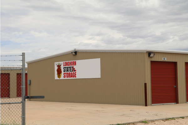 Facility photo: //images.sparefoot.com/medium/2061835b649ad230fb4.png