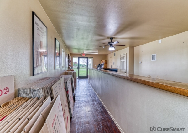 Facility photo: //images.sparefoot.com/medium/20942468b02b1c01c2e.jpg