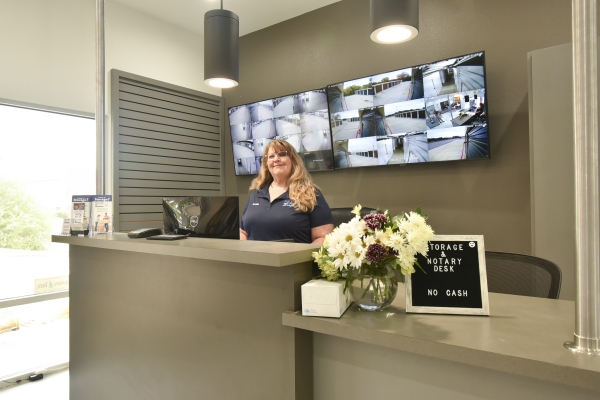 Facility photo: //images.sparefoot.com/medium/21022668e7e43a4d821.jpg