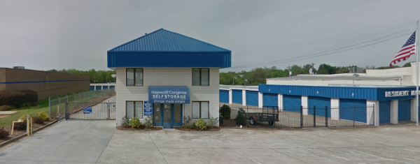 Facility photo: //images.sparefoot.com/medium/21181066608b2a94fbe.png