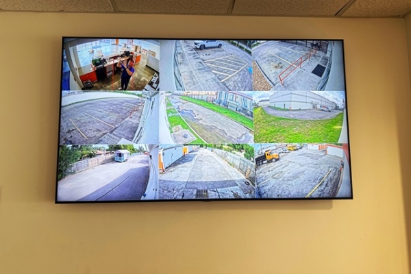 Facility photo: //images.sparefoot.com/medium/21342269021274f1bb5.jpg