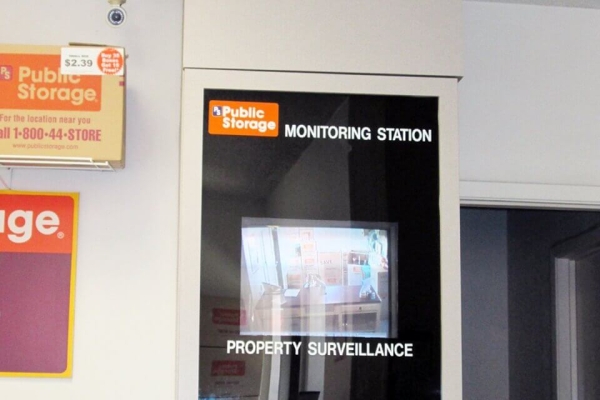 Facility photo: //images.sparefoot.com/medium/2134716902126aa765f.jpg