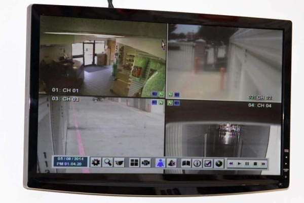 Facility photo: //images.sparefoot.com/medium/21359269021358d7dc3.jpg