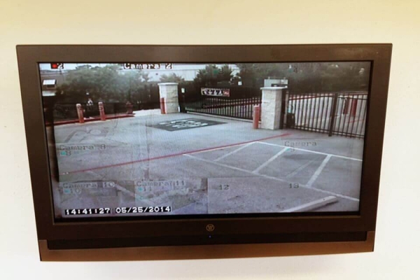 Facility photo: //images.sparefoot.com/medium/213624690364a356d34.jpg