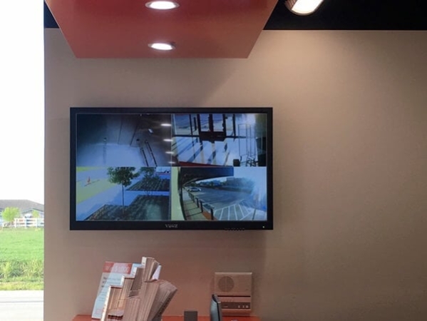 Facility photo: //images.sparefoot.com/medium/2136446903650354889.jpg