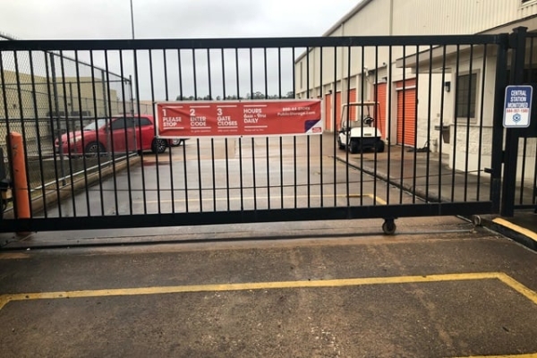 Facility photo: //images.sparefoot.com/medium/2137126902137647674.jpg