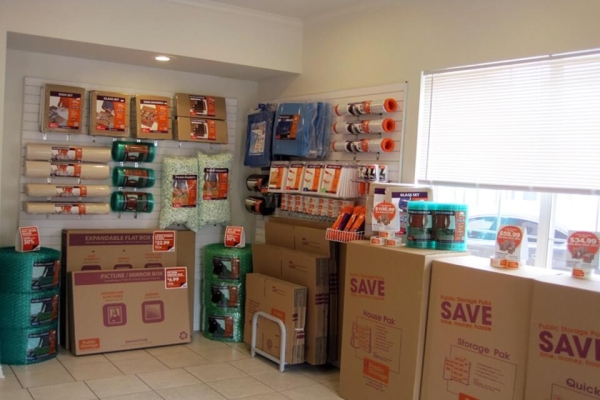 Facility photo: //images.sparefoot.com/medium/213717690213162a8a7.jpg