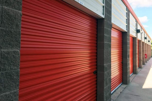 Facility photo: //images.sparefoot.com/medium/213721690364fe21008.jpg