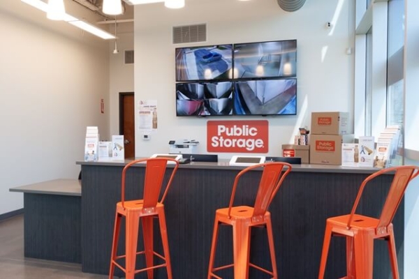 Facility photo: //images.sparefoot.com/medium/2137376902139da6c51.jpg