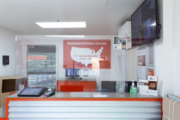 Facility photo: //images.sparefoot.com/medium/21390669060533412d3.jpg