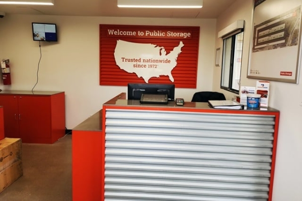 Facility photo: //images.sparefoot.com/medium/2140116904b3ddc87ce.jpg