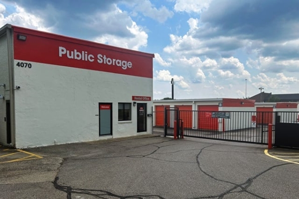 Facility photo: //images.sparefoot.com/medium/21445169021100d99ad.jpg