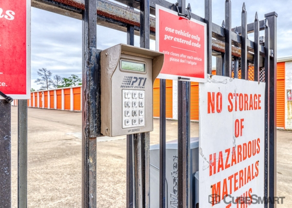 Facility photo: //images.sparefoot.com/medium/2145286901ee4113649.jpg