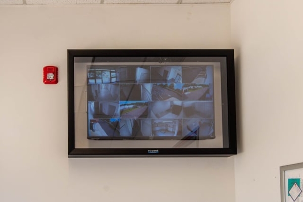 Facility photo: //images.sparefoot.com/medium/2148936904b451547af.jpg