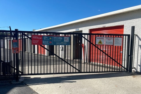 Facility photo: //images.sparefoot.com/medium/2156646900bf03e7dad.jpg