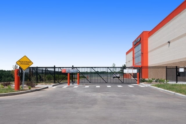 Facility photo: //images.sparefoot.com/medium/2157626904b5aec2197.jpg