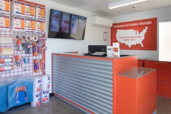 Facility photo: //images.sparefoot.com/medium/2157686904b61e28983.jpg