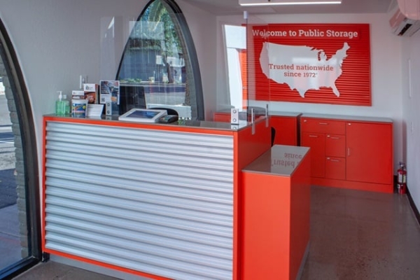 Facility photo: //images.sparefoot.com/medium/2158576900c2197ff47.jpg