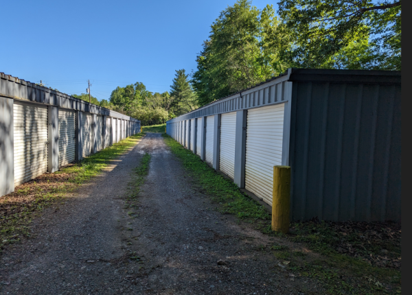 Facility photo: //images.sparefoot.com/medium/215906690506c3a4c7e.png