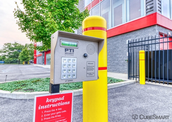 Facility photo: //images.sparefoot.com/medium/2159186903280c3b053.jpg