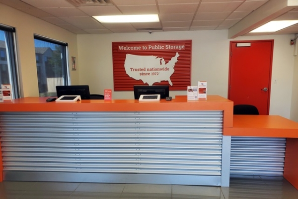Facility photo: //images.sparefoot.com/medium/21605068ff710d75bfc.jpg