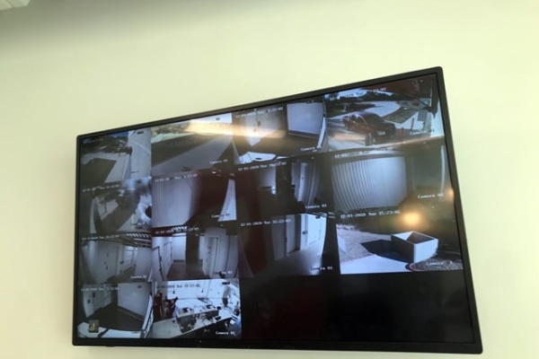 Facility photo: //images.sparefoot.com/medium/218409690213114e8a2.jpg