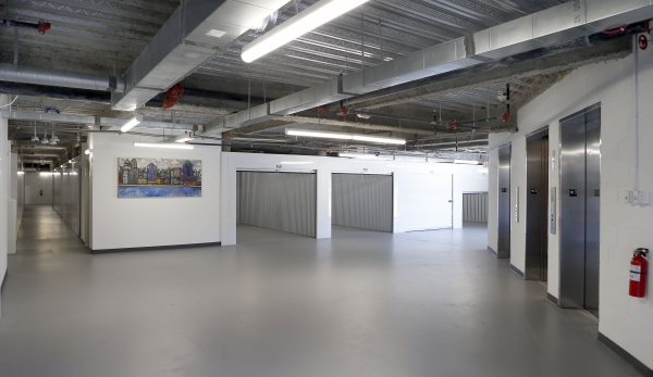 Facility photo: //images.sparefoot.com/medium/219298602afff98e208.jpg