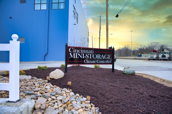 Facility photo: //images.sparefoot.com/medium/219298602b03a34b34b.jpg