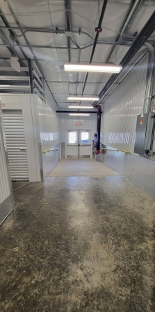 Facility photo: //images.sparefoot.com/medium/22011868f6291fddf44.jpg