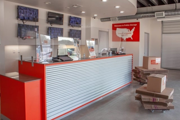 Facility photo: //images.sparefoot.com/medium/220682690365684b0c2.jpg