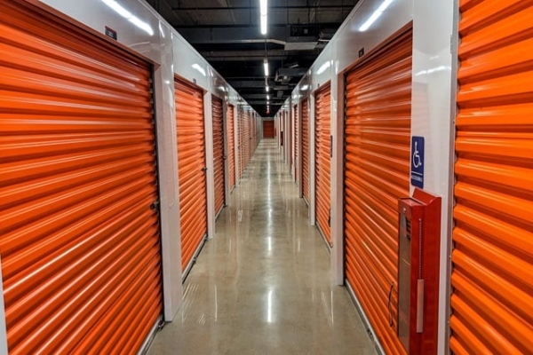 Facility photo: //images.sparefoot.com/medium/22174768bed7825bd7c.jpg