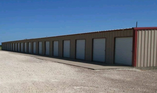 Facility photo: //images.sparefoot.com/medium/22245361dcefaa8226b.jpg