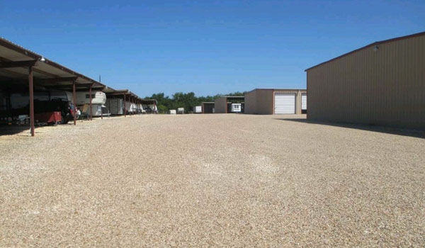 Facility photo: //images.sparefoot.com/medium/22245361dcefbc36c30.jpg