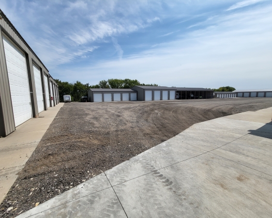 Facility photo: //images.sparefoot.com/medium/22280662be4088223f4.jpg