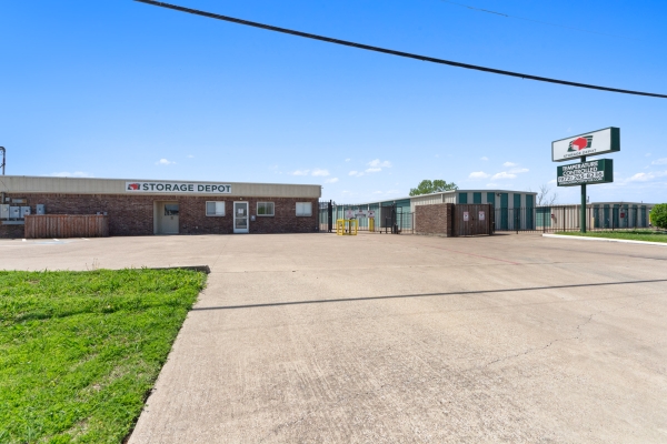 Facility photo: //images.sparefoot.com/medium/22291468b0b170605dc.jpg