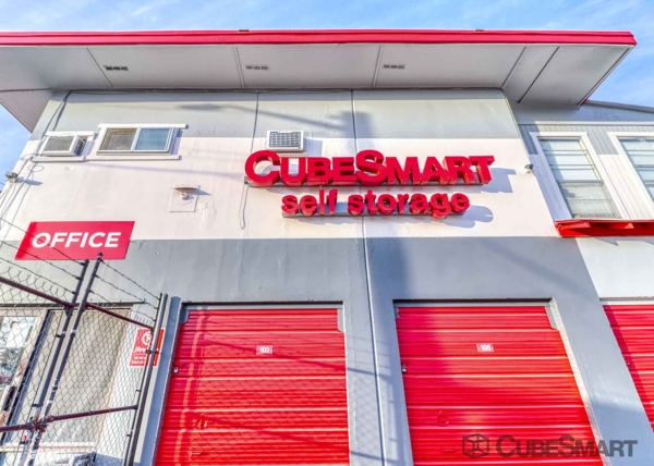 Facility photo: //images.sparefoot.com/medium/2234996901ee300b958.jpg