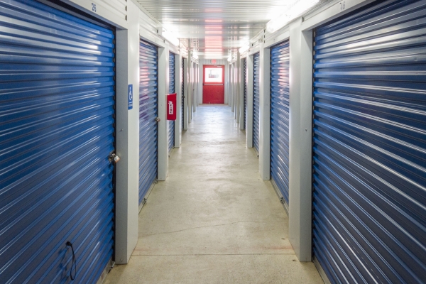 Facility photo: //images.sparefoot.com/medium/22394168a5fbd3af8f3.jpg