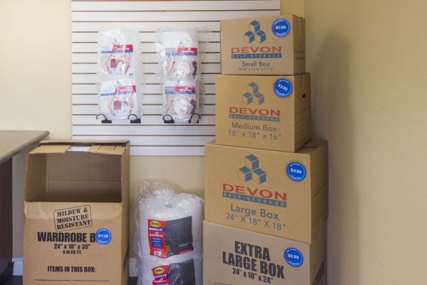 Facility photo: //images.sparefoot.com/medium/22394168a5fbd777a83.jpg