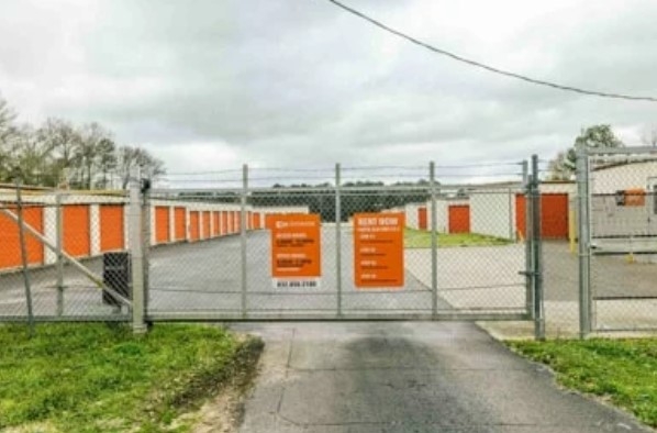 Facility photo: //images.sparefoot.com/medium/22542868de99af6d924.jpg