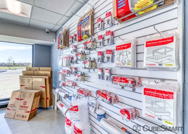 Facility photo: //images.sparefoot.com/medium/2265276901f63b47d02.jpg