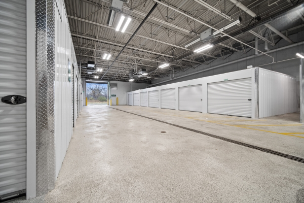Facility photo: //images.sparefoot.com/medium/22658768c18d3cc1d03.jpg
