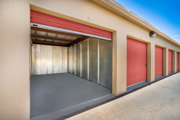 Facility photo: //images.sparefoot.com/medium/22723264f25d5898b46.jpg